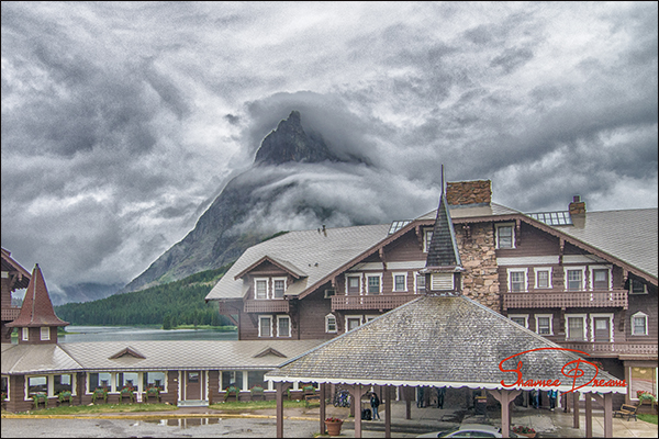 Many Glacier Hotel